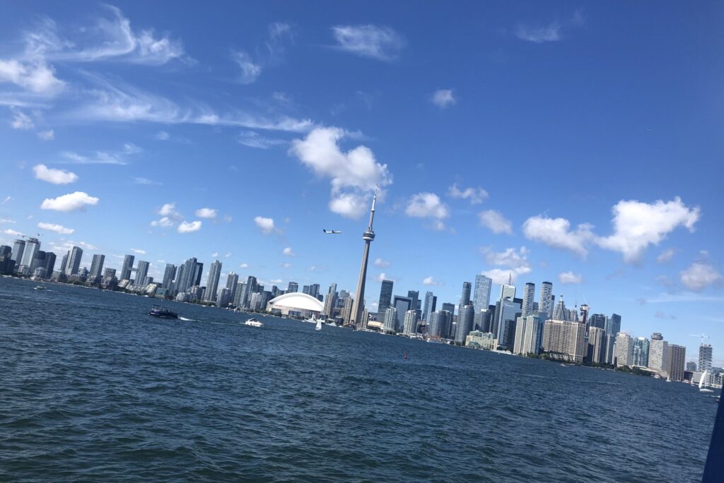 Exploring Toronto: 5 Unforgettable Experiences