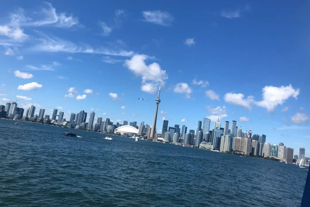Exploring Toronto: 5 Unforgettable Experiences