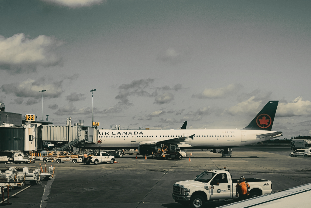 Toronto Airport Hotels That Make Travel Easy: Free Parking and Shuttle Options